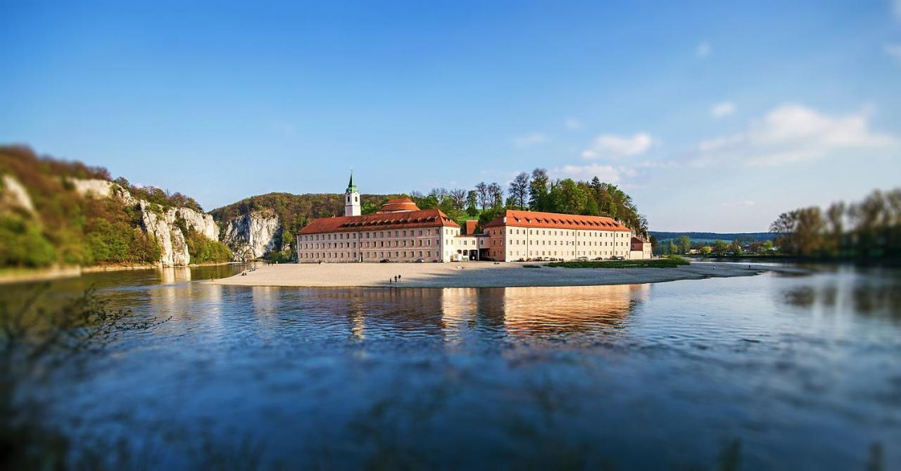 Gaestehaus St. Georg - Weltenburger Klosterbetriebe Gmbh Hotel Kelheim Exterior photo